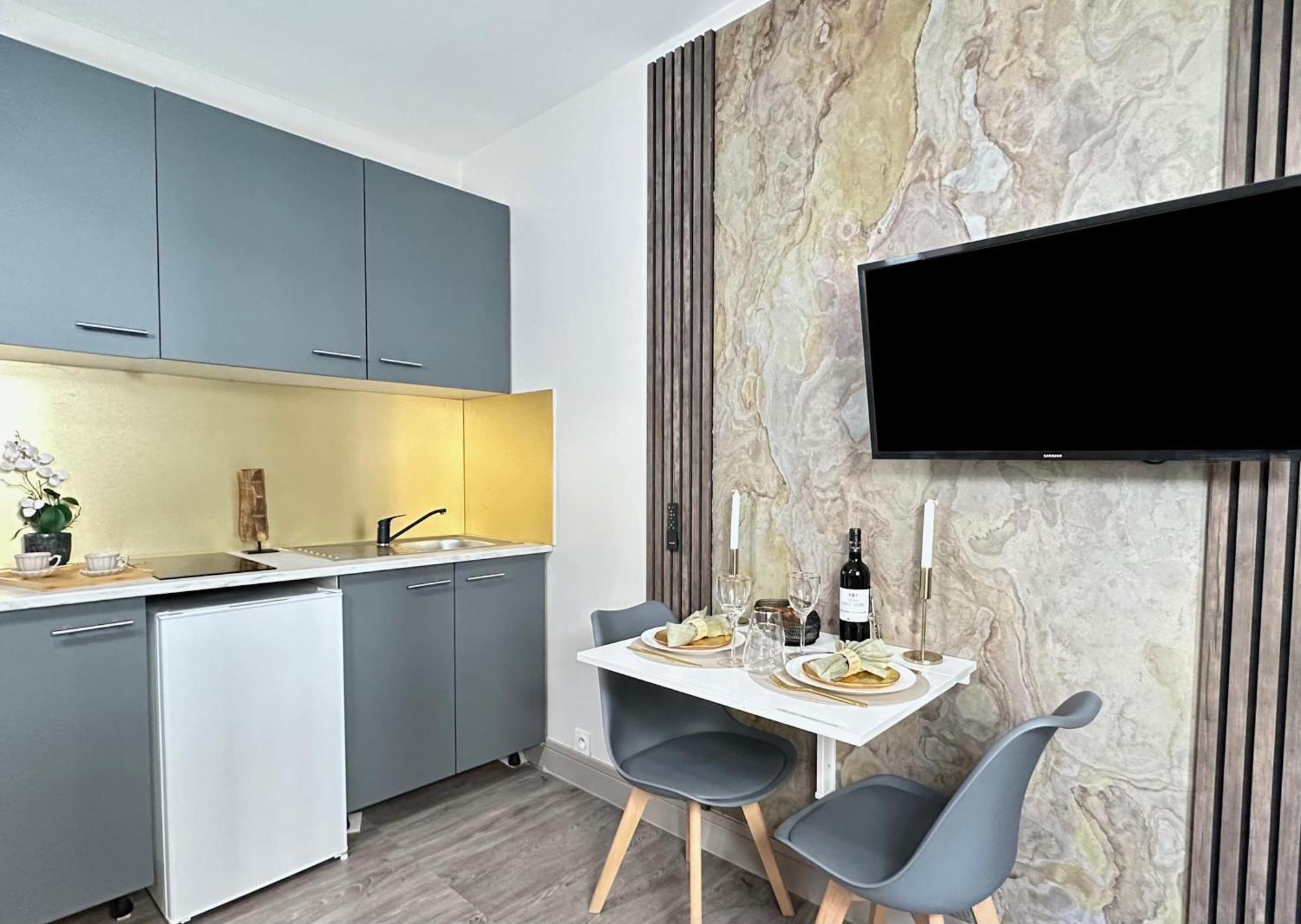 Elegant Escape Near Arc De Triomphe Apartment Paris Exterior photo