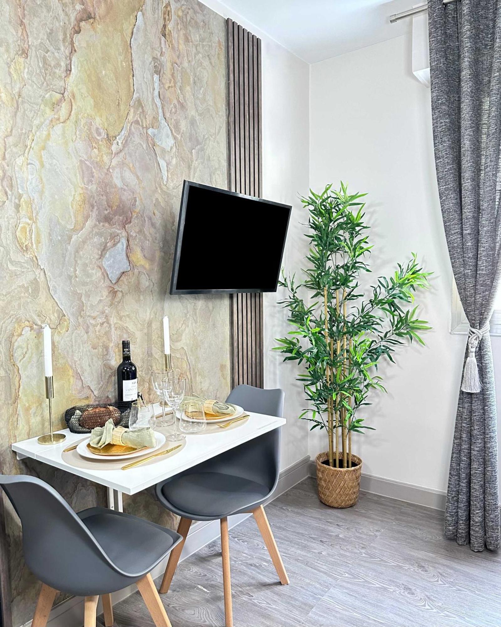 Elegant Escape Near Arc De Triomphe Apartment Paris Exterior photo